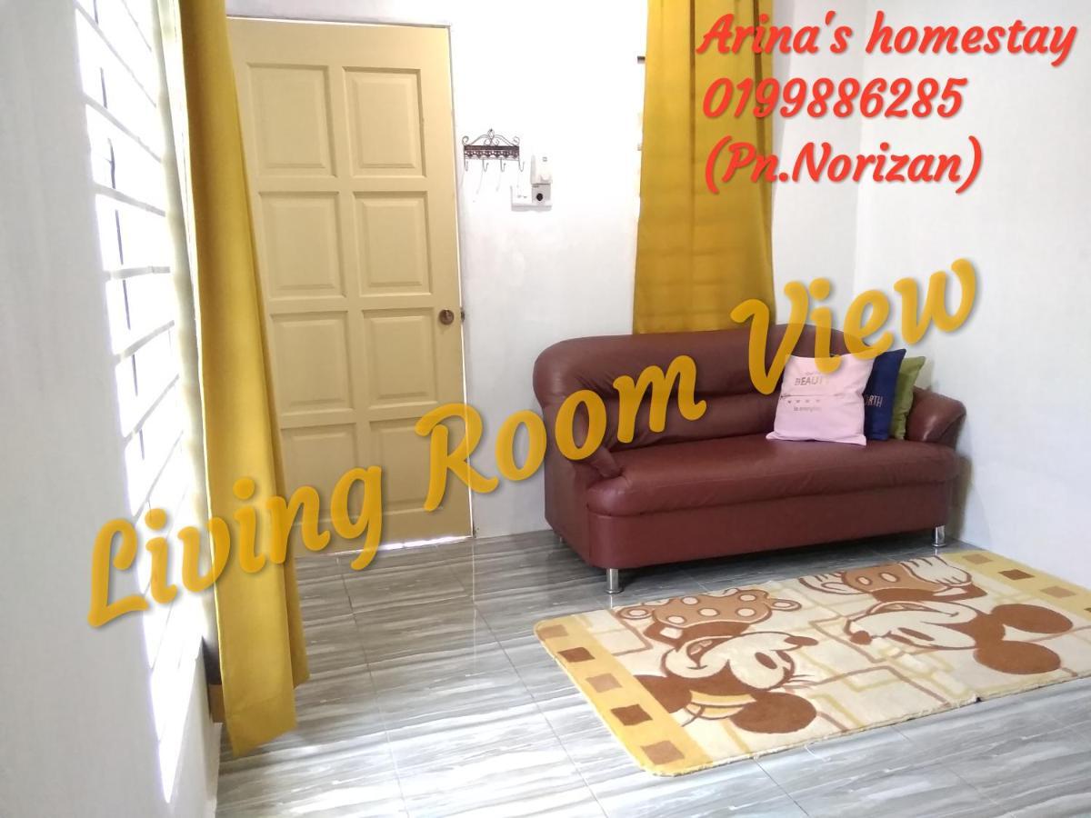 Arina'S Homestay 캄풍 쿠알라 베숫 외부 사진
